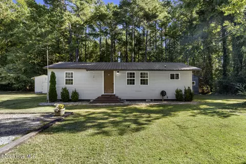 137 Maypatch Rd, Jacksonville, NC 28546