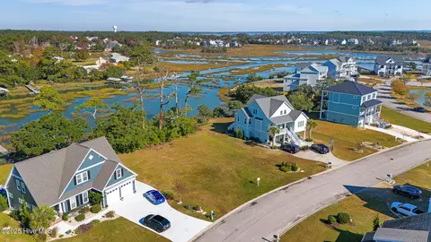 1823 Olde Farm Rd, Morehead City, NC 28557