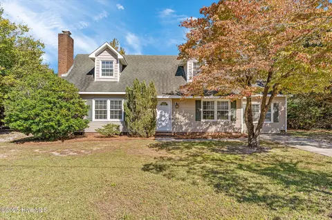 832 Arnold Rd, Wilmington, NC 28412