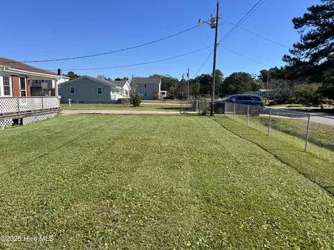 Exterior - 309 Mcdaniel Dr, Beaufort, NC 28516 photo 2 of 4