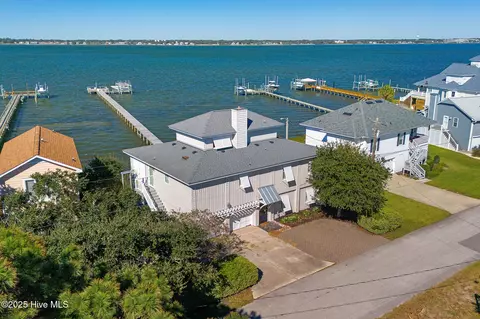 204 Shoreline Dr, Atlantic Beach, NC 28512