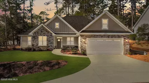555 Lake Forest Dr SE, Pinehurst, NC 28374