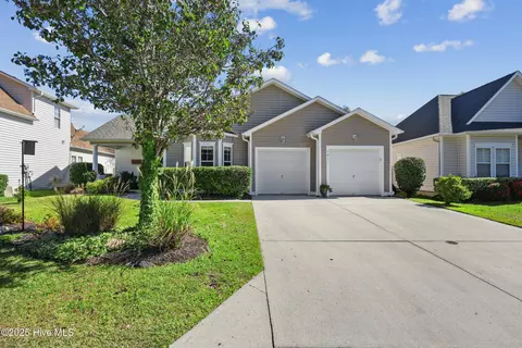4621 Pineview Dr, Wilmington, NC 28412