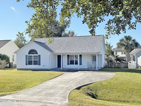 4901 N Hampton Dr SE, Southport, NC 28461