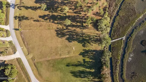 212 Settlement Ln, Newport, NC 28570