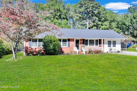 1768 John Small Ave, Washington, NC 27889