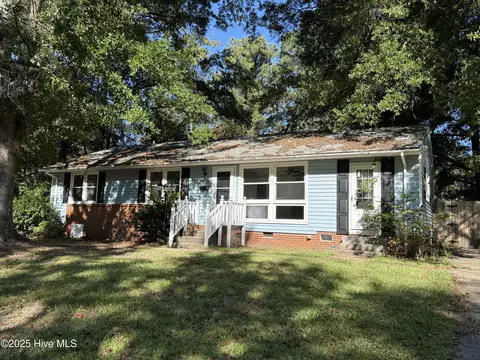 809 River St, Jacksonville, NC 28540