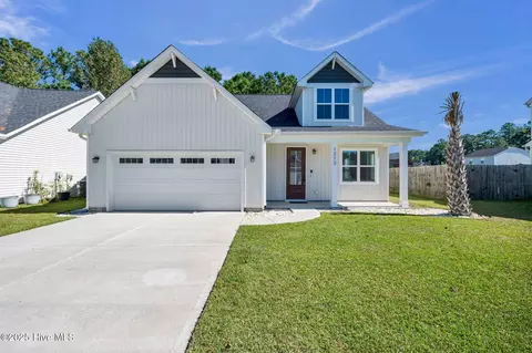 1212 Kerr Lake Dr, Leland, NC 28451