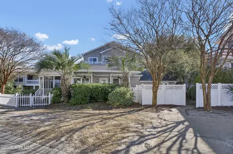 22 Lagoon Dr, Wrightsville Beach, NC 28480