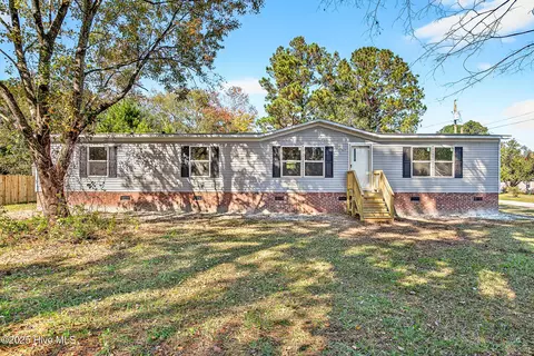 107 Lees Ln, Jacksonville, NC 28546
