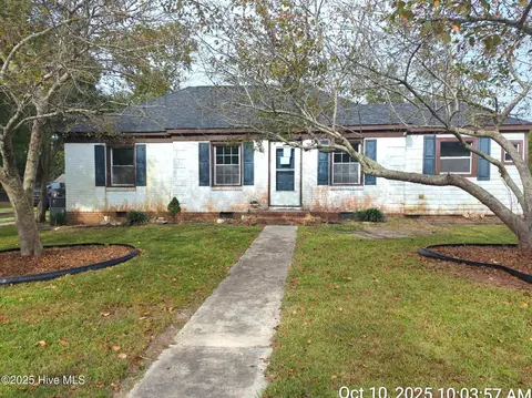 21 Westminister Dr, Jacksonville, NC 28540