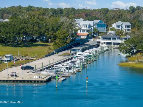 7465 Nautica Yacht Club Dr #34, Wilmington, NC 28411