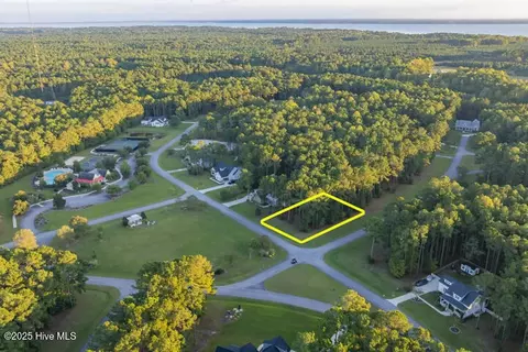 68 Wild Swan Ln, Minnesott Beach, NC 28510