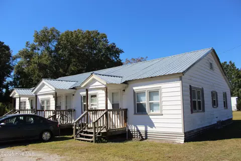 757 Chatham St, Newport, NC 28570
