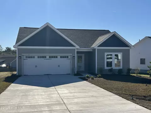 102 Dole Ct, Richlands, NC 28574