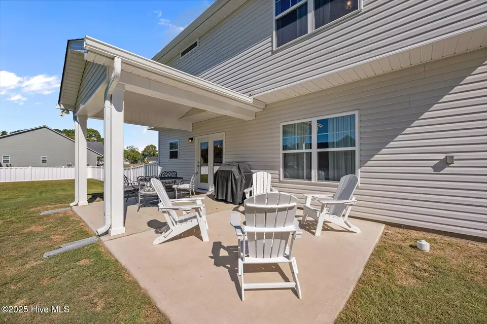 Exterior - 120 Persimmon Dr, New Bern, NC 28562 photo 2 of 6