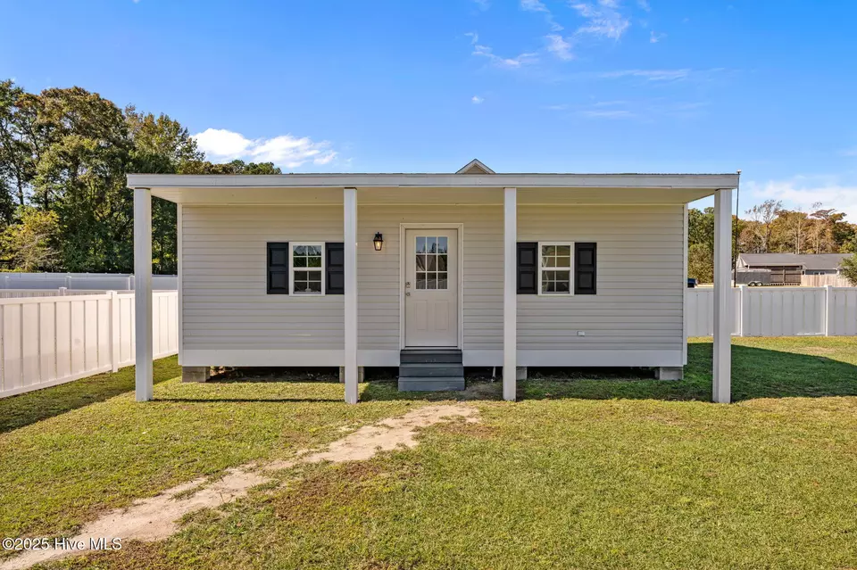 Exterior - 120 Persimmon Dr, New Bern, NC 28562 photo 5 of 6