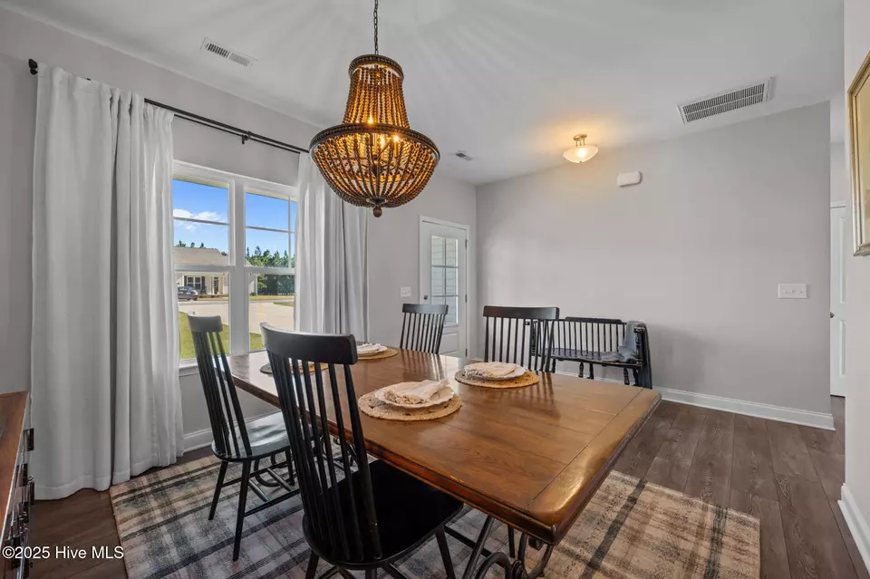Dining - 120 Persimmon Dr, New Bern, NC 28562 photo 3 of 3
