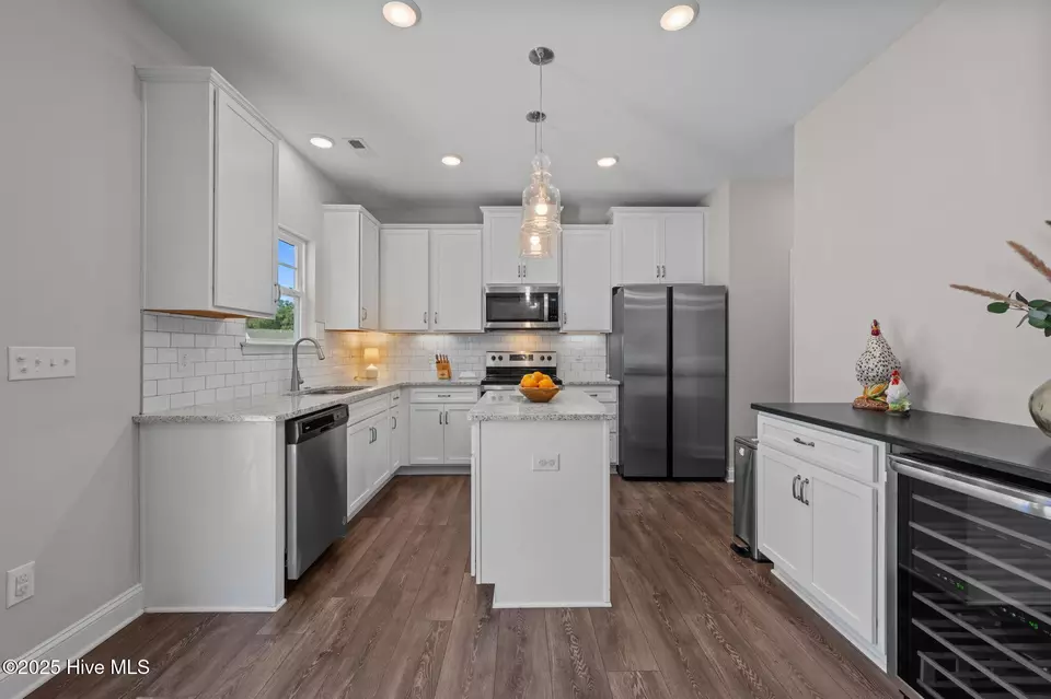 Kitchen - 120 Persimmon Dr, New Bern, NC 28562 photo 2 of 4