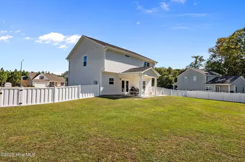 Exterior - 120 Persimmon Dr, New Bern, NC 28562 photo 1 of 6
