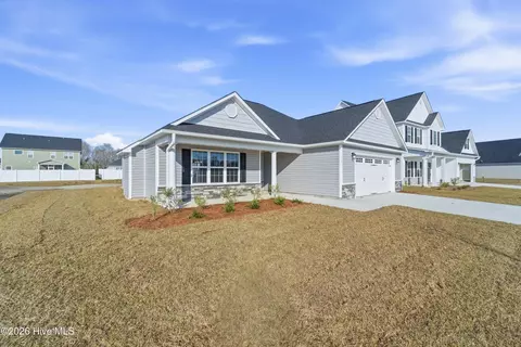720 Regiment Rd, Jacksonville, NC 28546