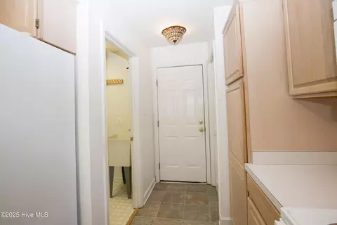 Entry Way - 1 Georgia Ct, Pinehurst, NC 28374 photo 2 of 3