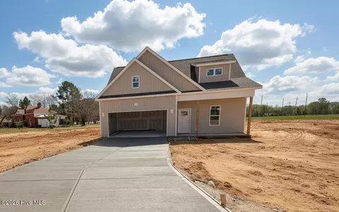 87 Sundrops Trl, Dunn, NC 28334