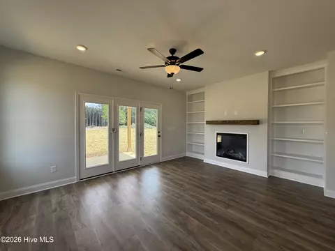 53 Sundrops Trl, Dunn, NC 28334 photo 9
