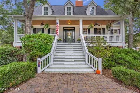 500 W St George St, Southport, NC 28461