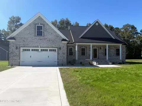 103 Ashton Dr, Lumberton, NC 28360