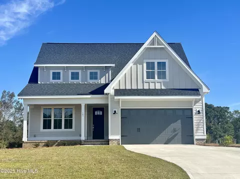 141 Sycamore Lakes Dr, Wallace, NC 28466