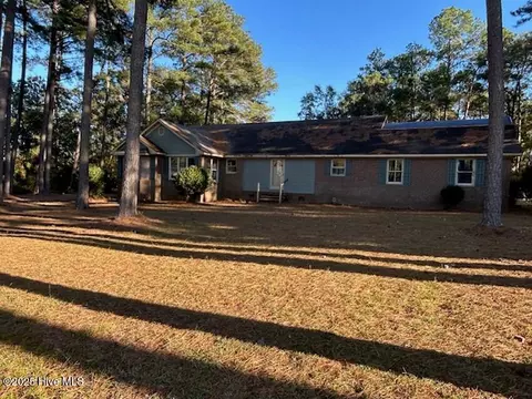 747 Butler Island Rd, Roseboro, NC 28382