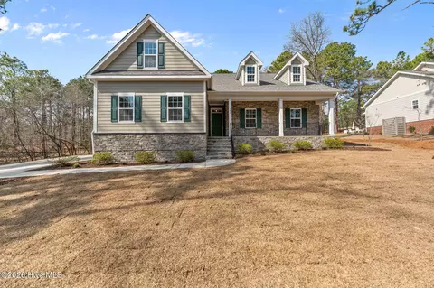 180 Longleaf Dr, Seven Lakes, NC 27376