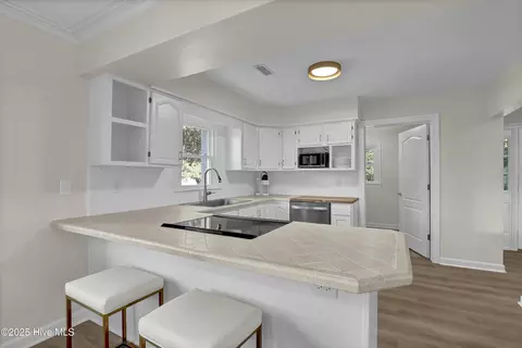 Kitchen - 102 Osprey Nest Ln, Hampstead, NC 28443 photo 1 of 3