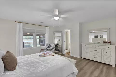 Bedroom - 102 Osprey Nest Ln, Hampstead, NC 28443 photo 3 of 5