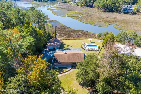 102 Osprey Nest Ln, Hampstead, NC 28443