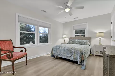 Bedroom - 102 Osprey Nest Ln, Hampstead, NC 28443 photo 4 of 5