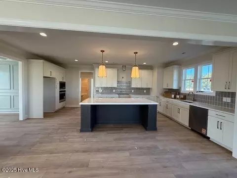 Kitchen - 810 Tupelo Tree Dr, Hubert, NC 28539 photo 3 of 7