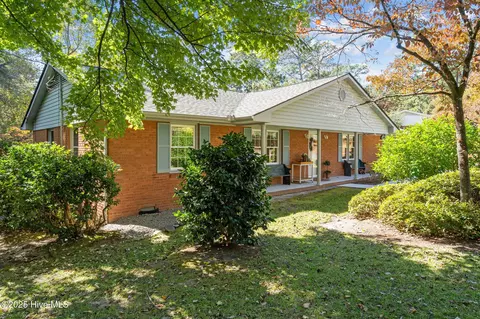 304 Selkirk Trl, Southern Pines, NC 28387