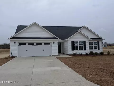 813 Calebs Creek Ct, Maysville, NC 28555