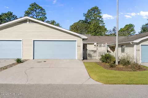 6128 Inland Greens Dr, Wilmington, NC 28405