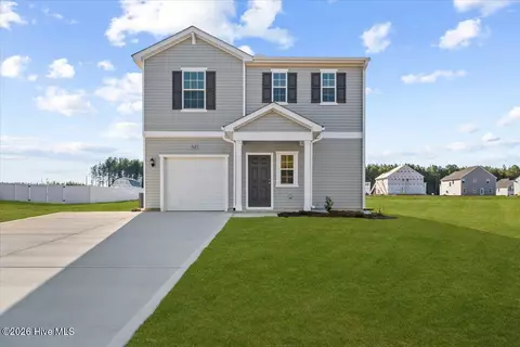 302 Happy Trail Rd, Aberdeen, NC 28315