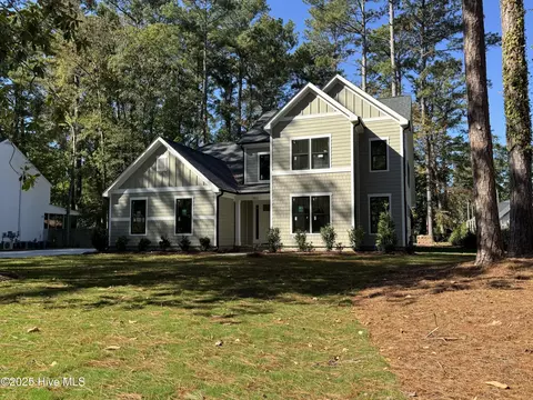 102 Marion Dr, Greenville, NC 27858