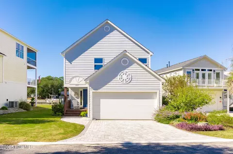 107 Bogue Pines Cir, Pine Knoll Shores, NC 28512