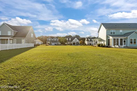 1718 Olde Farm Rd, Morehead City, NC 28557