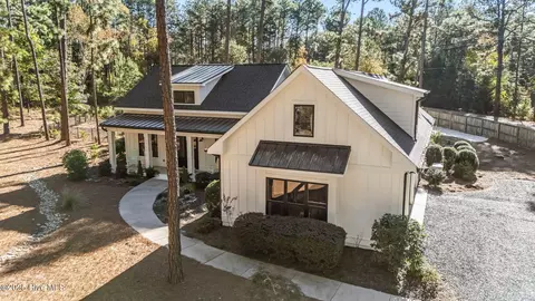 Exterior - 6 Hobkirk Ct, Pinehurst, NC 28374 photo 2 of 10