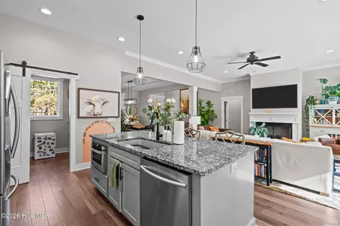 Kitchen - 6 Hobkirk Ct, Pinehurst, NC 28374 photo 3 of 4