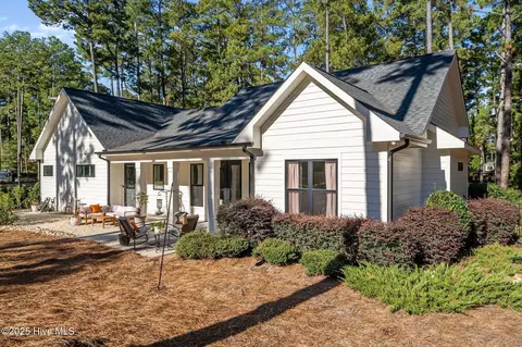 Exterior - 6 Hobkirk Ct, Pinehurst, NC 28374 photo 6 of 10