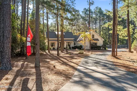 6 Hobkirk Ct, Pinehurst, NC 28374