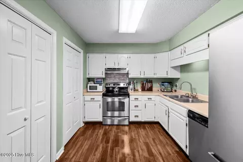 Kitchen - 13 Pinehurst Mnr #E, Pinehurst, NC 28374 photo 1 of 2